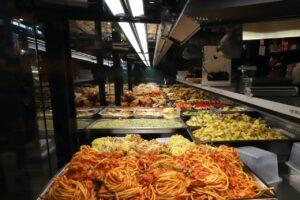 Dettaglio del banco Bertani Ristorazione, Mercato Albinelli di Modena