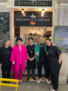 Il banco Balsamico e Cucina Monari Federzoni al Mercato Albinelli di Modena