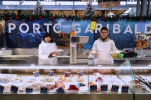 The Pescheria Porto Garibaldi counter display at Mercato Albinelli in Modena
