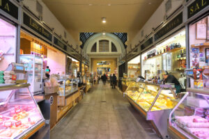 The Vaccari Maurizio counter display at Mercato Albinelli in Modena