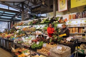 Cavalcanti Fratelli — frutta e verdura al Mercato Albinelli di Modena