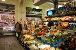 Il Grumolo Biondo — frutta e verdura al Mercato Albinelli di Modena