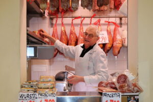 Prodotti di Salumeria Anselmo Bonini, Andrea Solieri, A. Facchini, salumeria al Mercato Albinelli di Modena