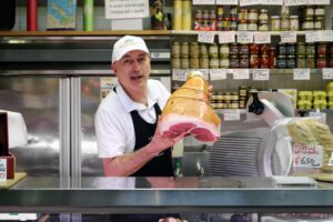Prodotti di Salumeria da Giovanni, salumeria al Mercato Albinelli di Modena