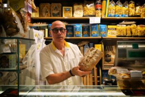 Il banco Panetteria Tania e Alfredo al Mercato Albinelli di Modena