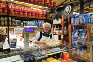 Prodotti di Vanna e Roberto Formaggi, formaggi al Mercato Albinelli di Modena