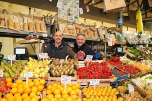 Amadori — frutta e verdura al Mercato Albinelli di Modena
