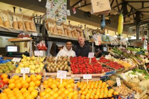 La vetrina di Amadori al Mercato Albinelli di Modena