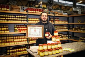 Bortolotti Giuseppina — dolciumi e specialità al Mercato Albinelli di Modena